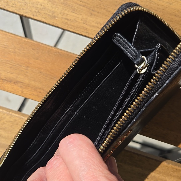 Michael Kors Jet Set Black Pebbled Leather Zip Wallet Gold Hardware - Picture 12 of 17